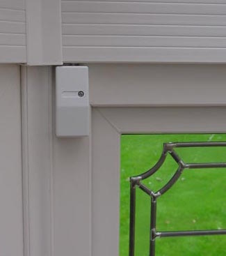 détecteur de choc sur une porte d'entrée