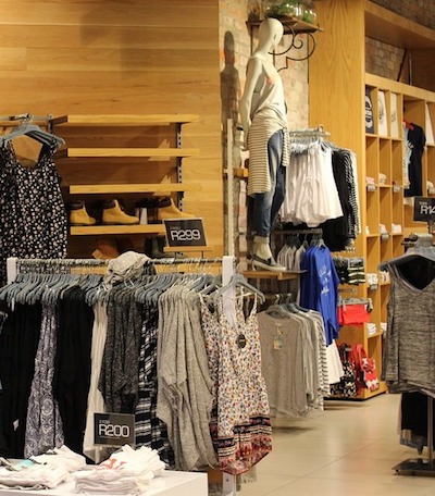 petit commerce spécialisé dans la vente de vêtements